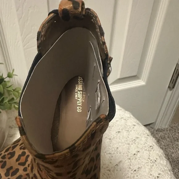 Mossimo Supply Co Animal Print Brown Black Faux Suede Ankle Bootie Boots sz 8 - Picture 7 of 7